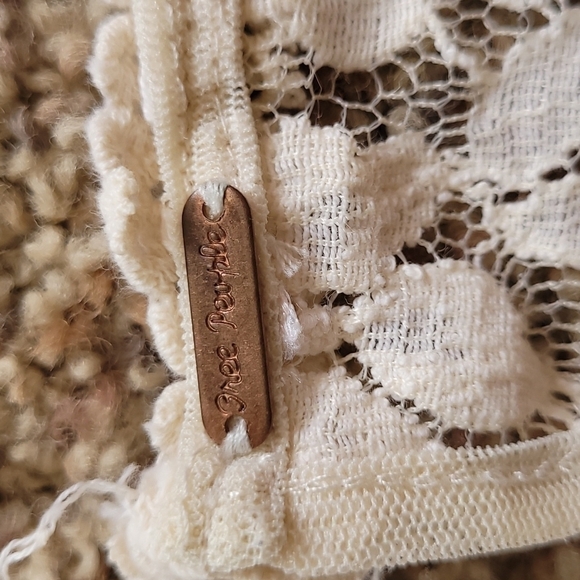 Free People lace/ crochet cream top - Picture 4 of 8